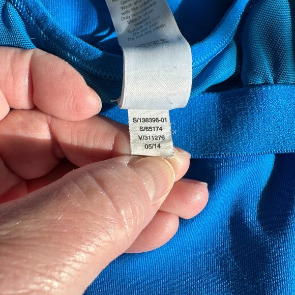 Athleta Blue Racerback Tank Built In Bra Athletic Running Yoga MEDIUM #138396-01 - Picture 6 of 11